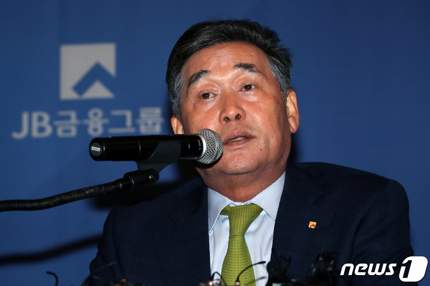 JB금융, KB금융 이어 PBR 2위...시중은행보다 비싼 지방은행 - 뉴스 썸네일 이미지
